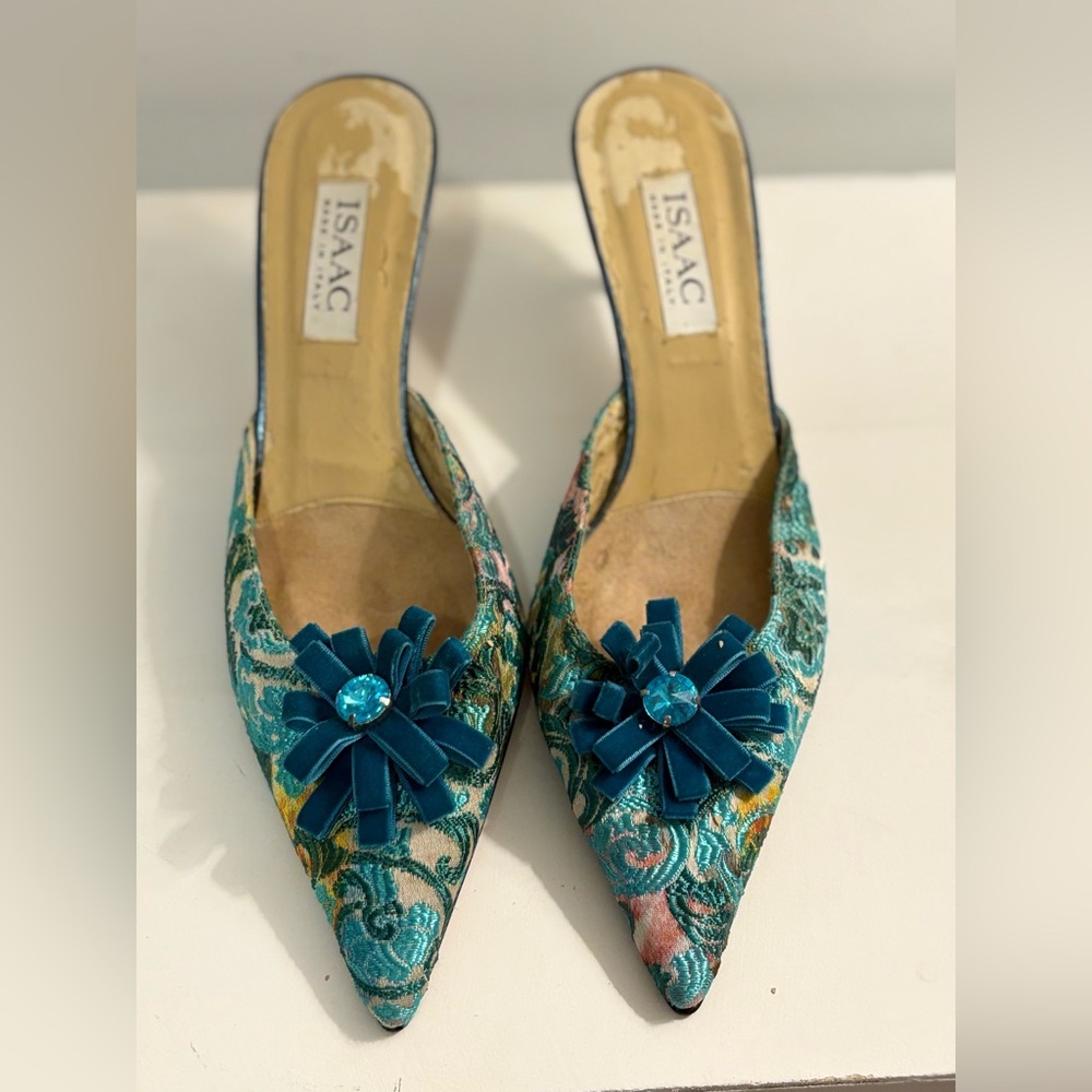 Isaac Mizrahi Teal and Pink Floral kitten heels